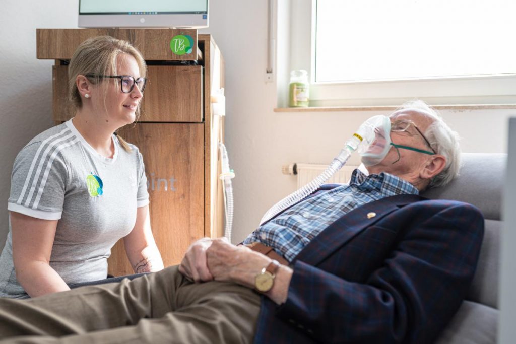 Patient bei der Höhentherapie